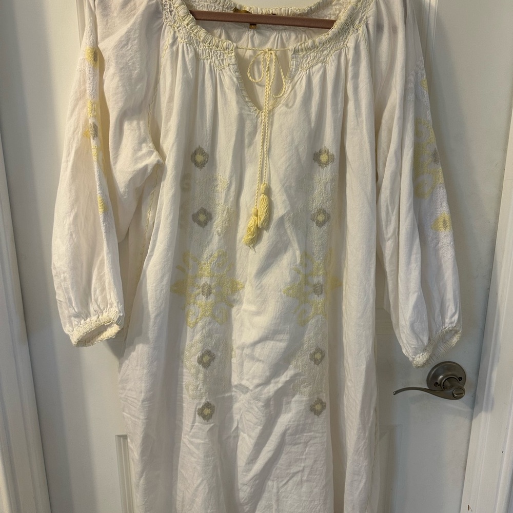 Rose & Rose White Embroidered Scoop Neck Dress